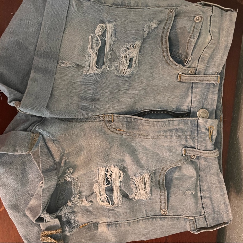 Aeropostale, shorts, curvy midi, distressed size 6